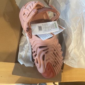 NWT Crocs Pollex X salehe bembury, Pale Blush, size m7/w9